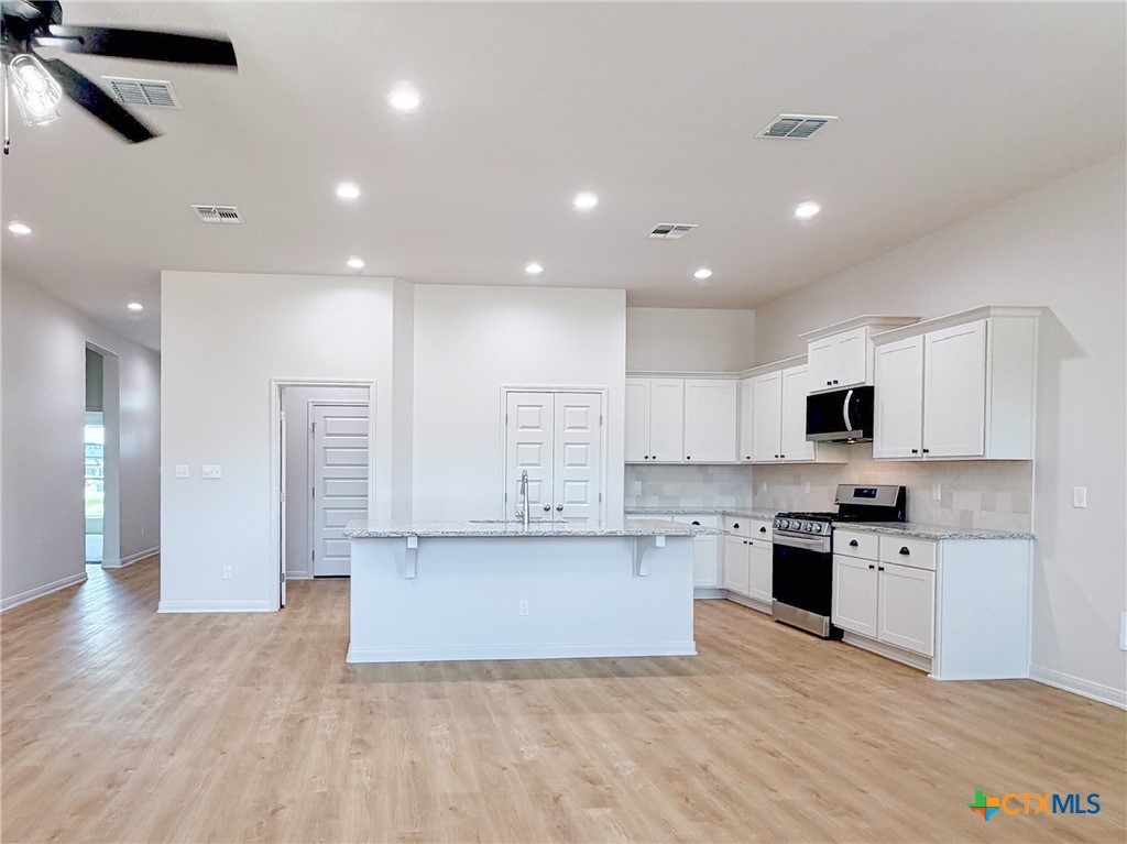 303 Cobble Stone Court Property Photo 26