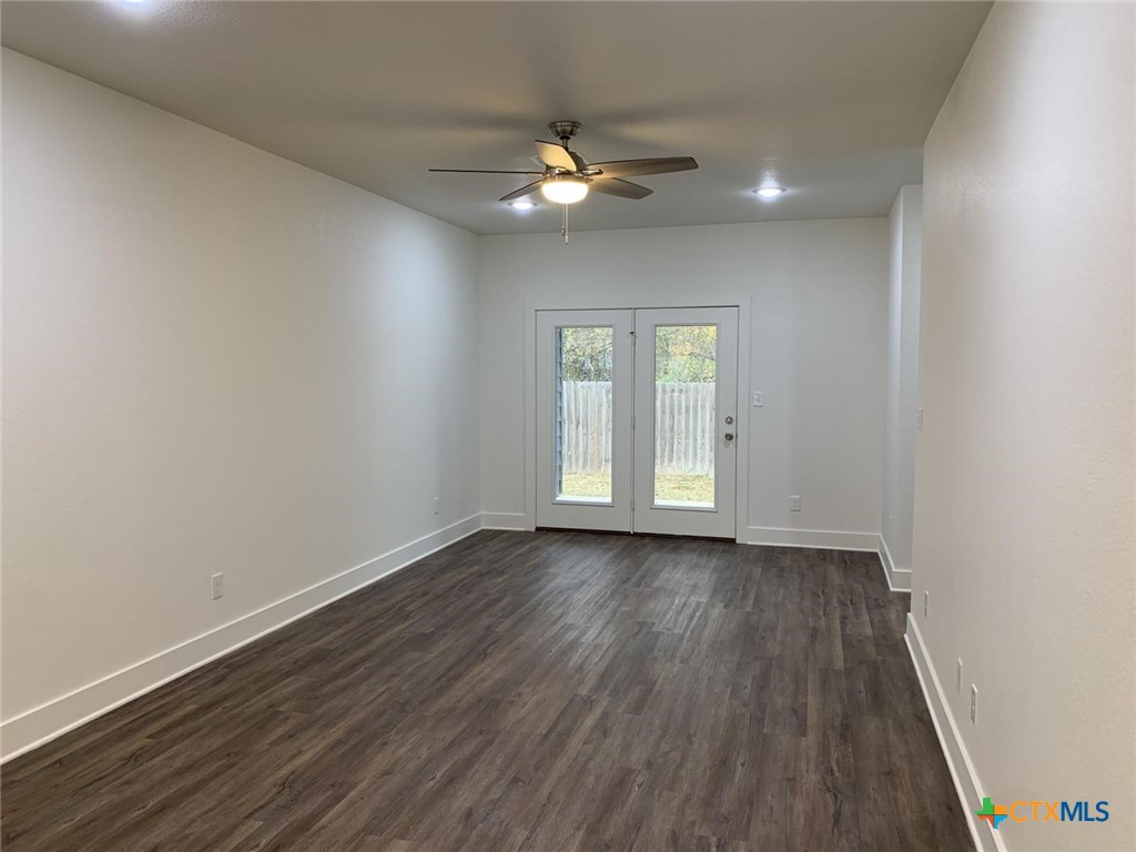1854 Royal Loop Property Photo 8