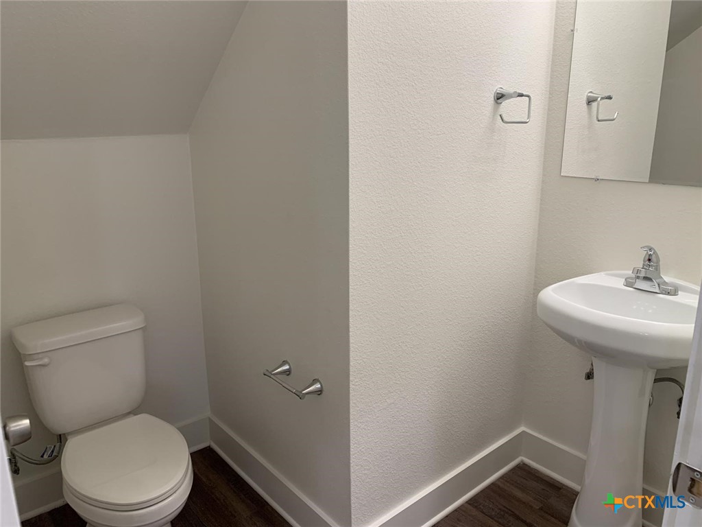 1854 Royal Loop Property Photo 9