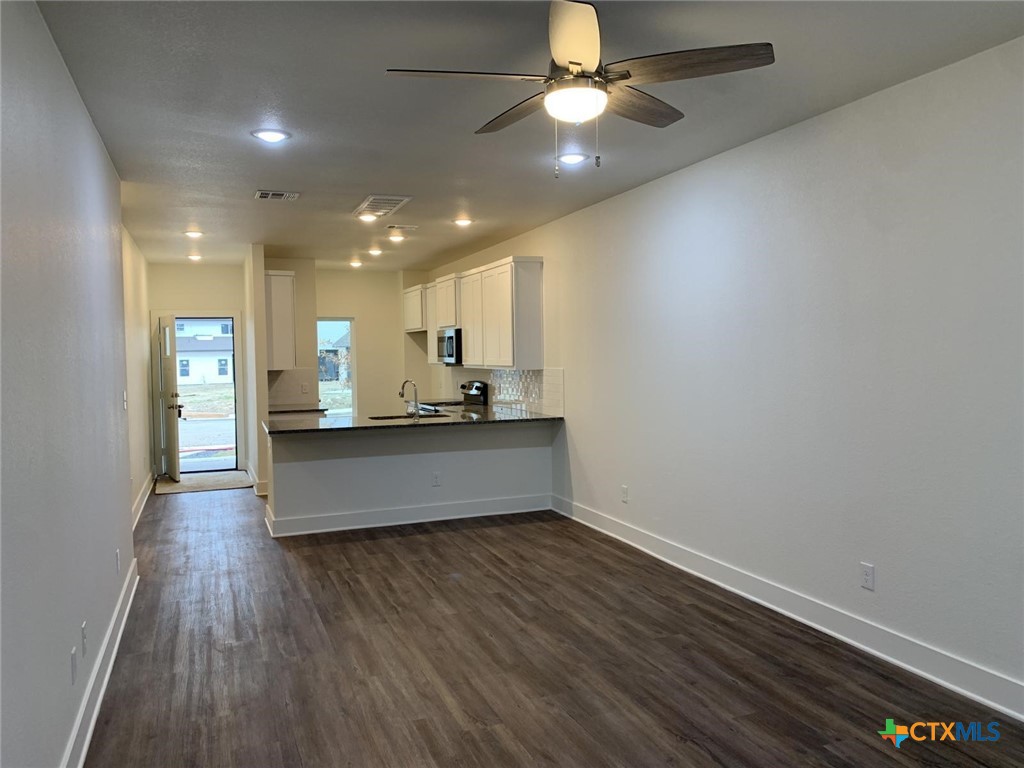 1854 Royal Loop Property Photo 11