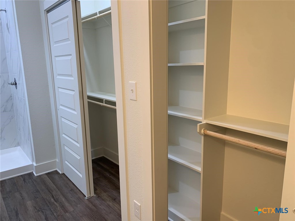 1854 Royal Loop Property Photo 16