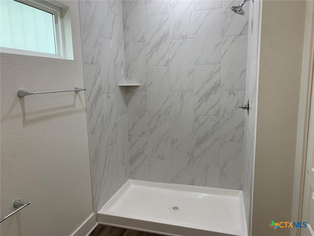 1854 Royal Loop Property Photo 17