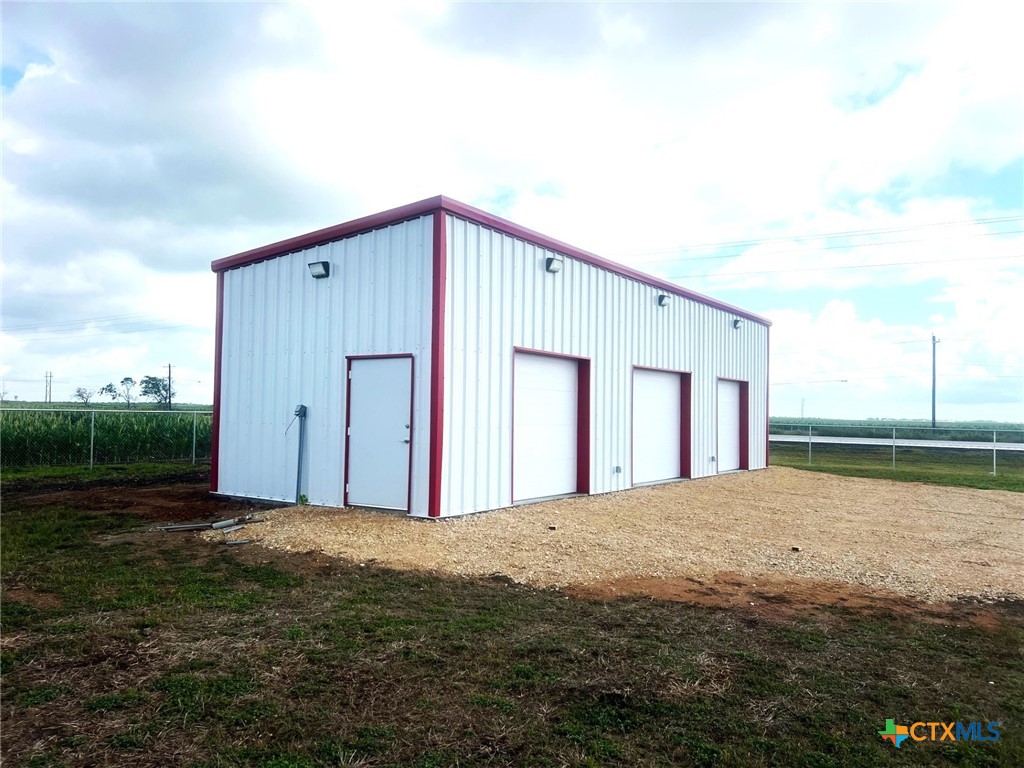 9286 State Highway 185 Highway Property Photo 1