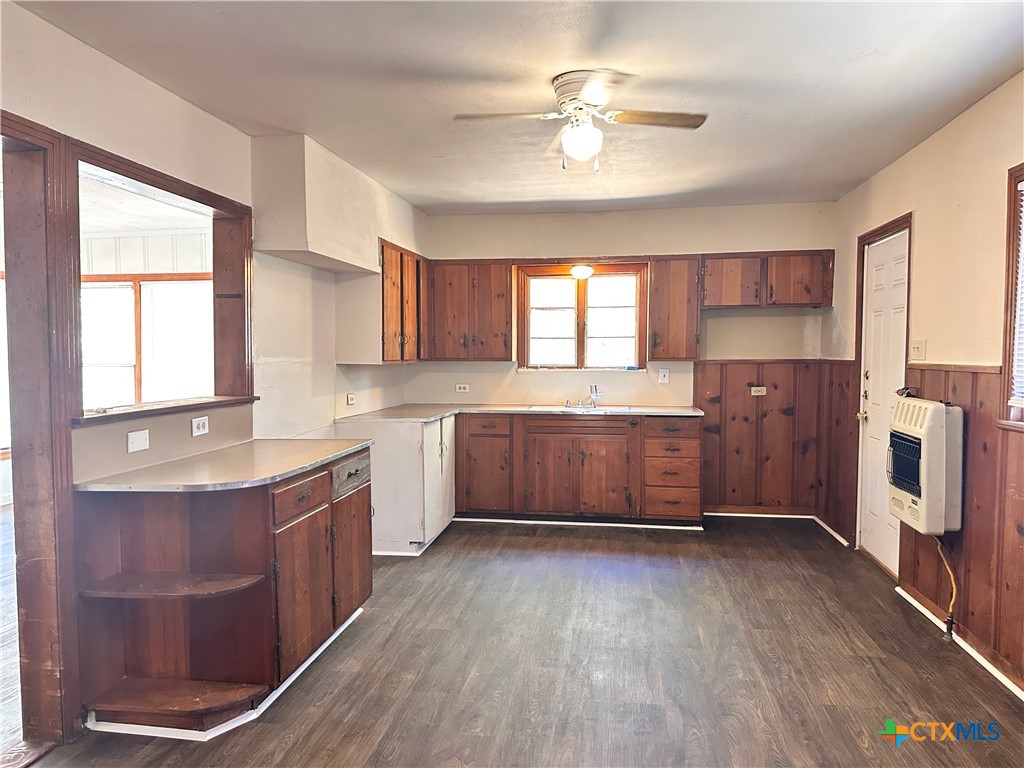 1010 Academy Street Property Photo 2