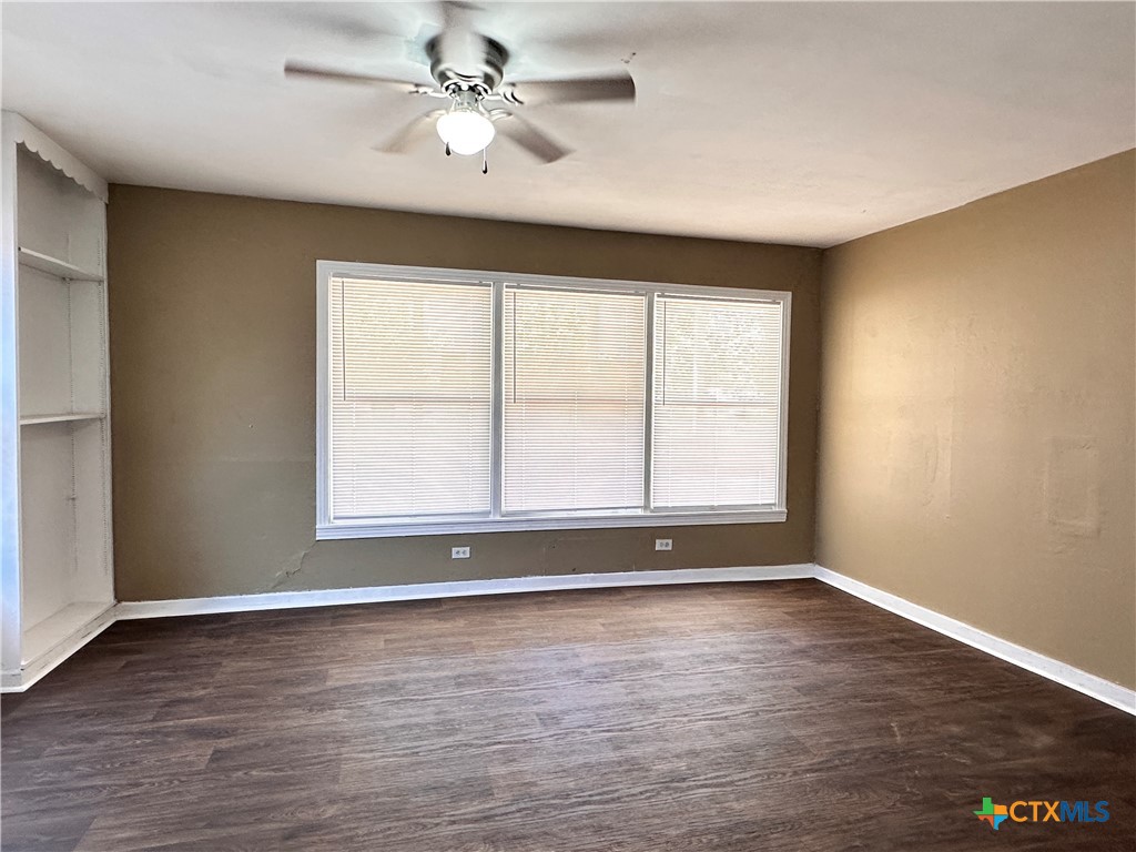 1010 Academy Street Property Photo 4
