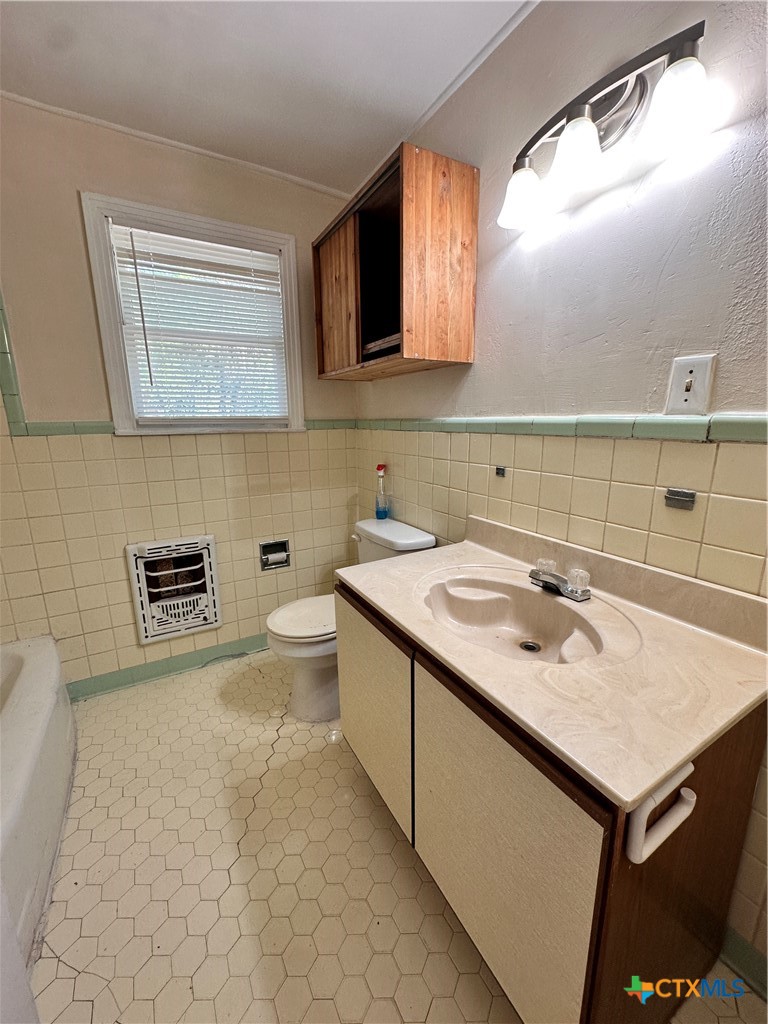 1010 Academy Street Property Photo 11