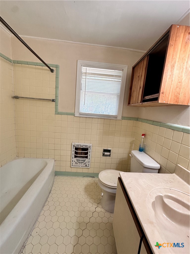 1010 Academy Street Property Photo 12