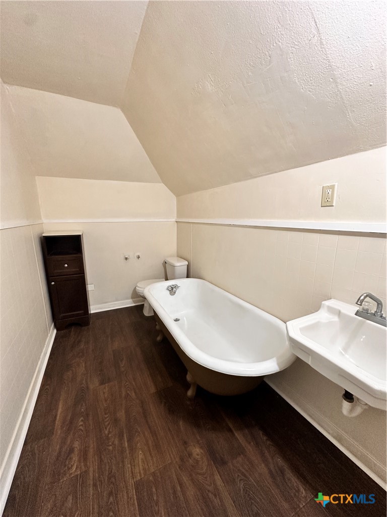 1010 Academy Street Property Photo 16