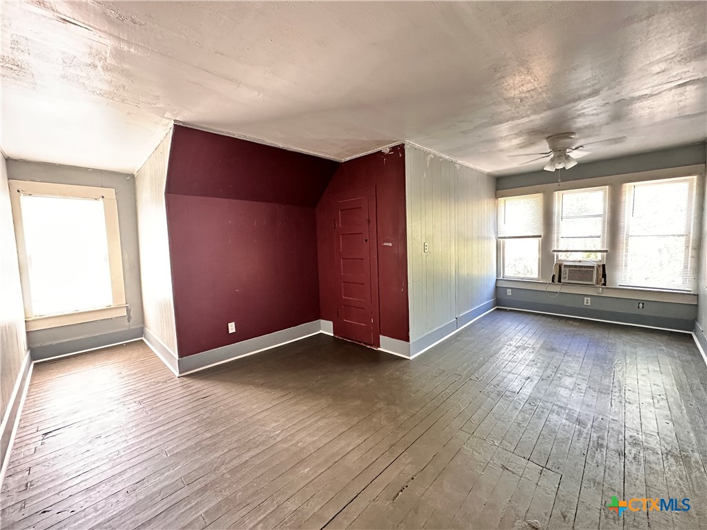 1010 Academy Street Property Photo 17