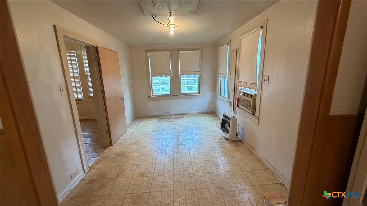 701 East 10th Property Photo 12