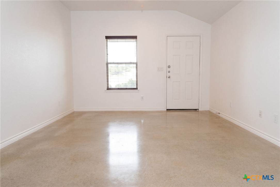 102 Lost Trail A Property Photo 3