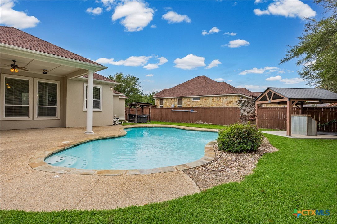 6006 Chimney Hill Drive Property Photo 3