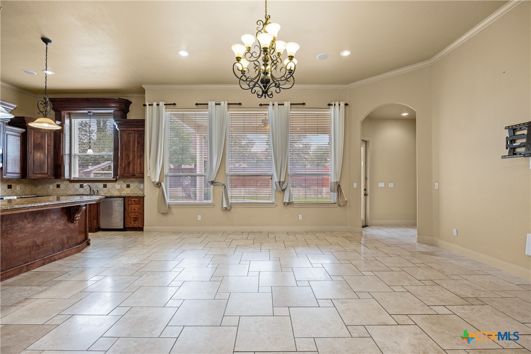 6006 Chimney Hill Drive Property Photo 8