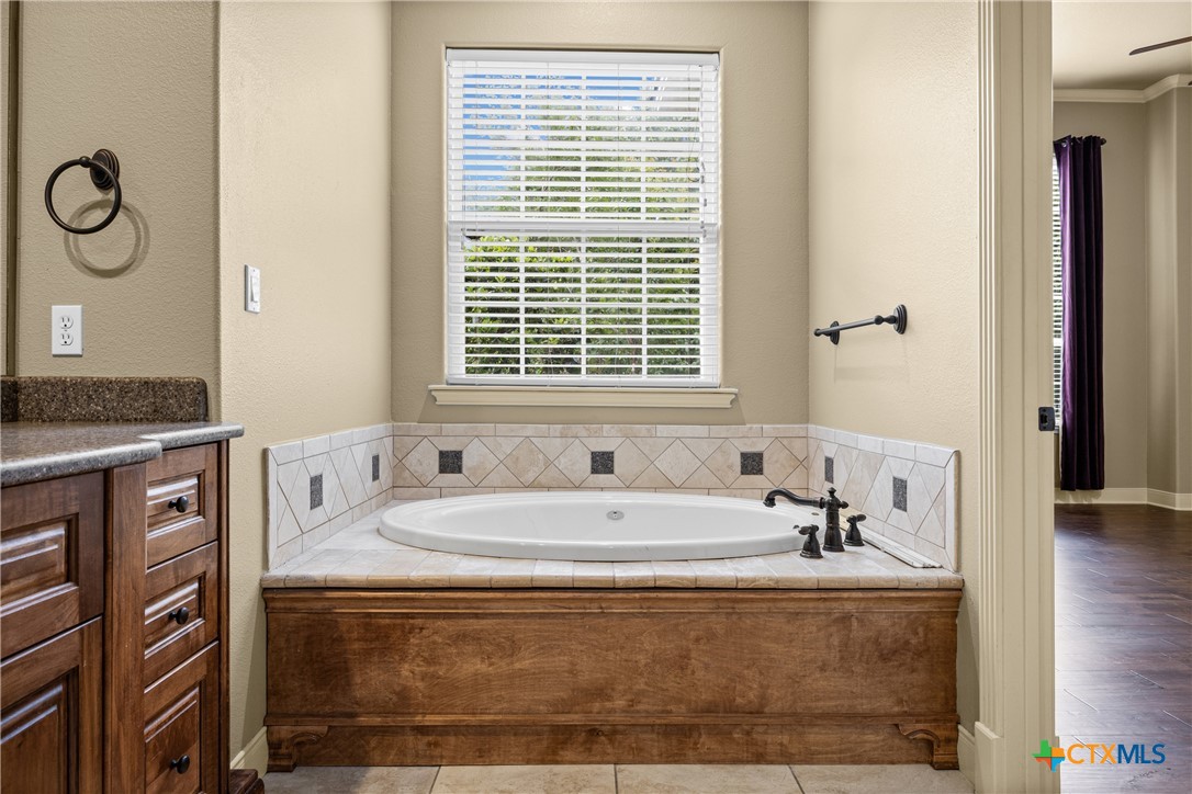 6006 Chimney Hill Drive Property Photo 15