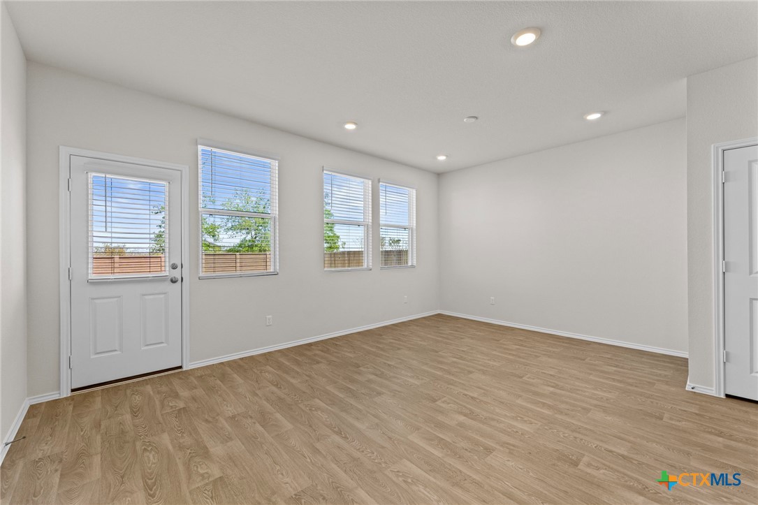 129 Varner Way Property Photo 7