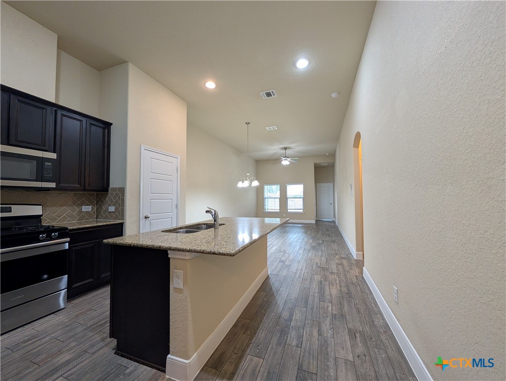 1227 Old Fm 306 Property Photo 4