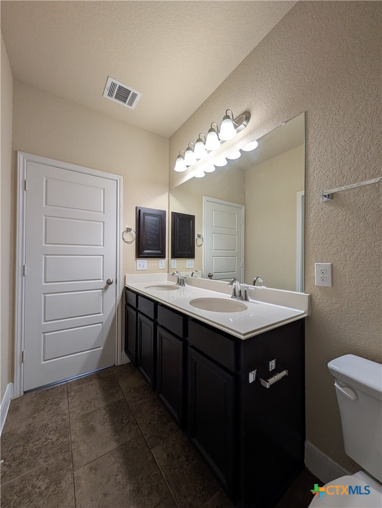1227 Old Fm 306 Property Photo 13