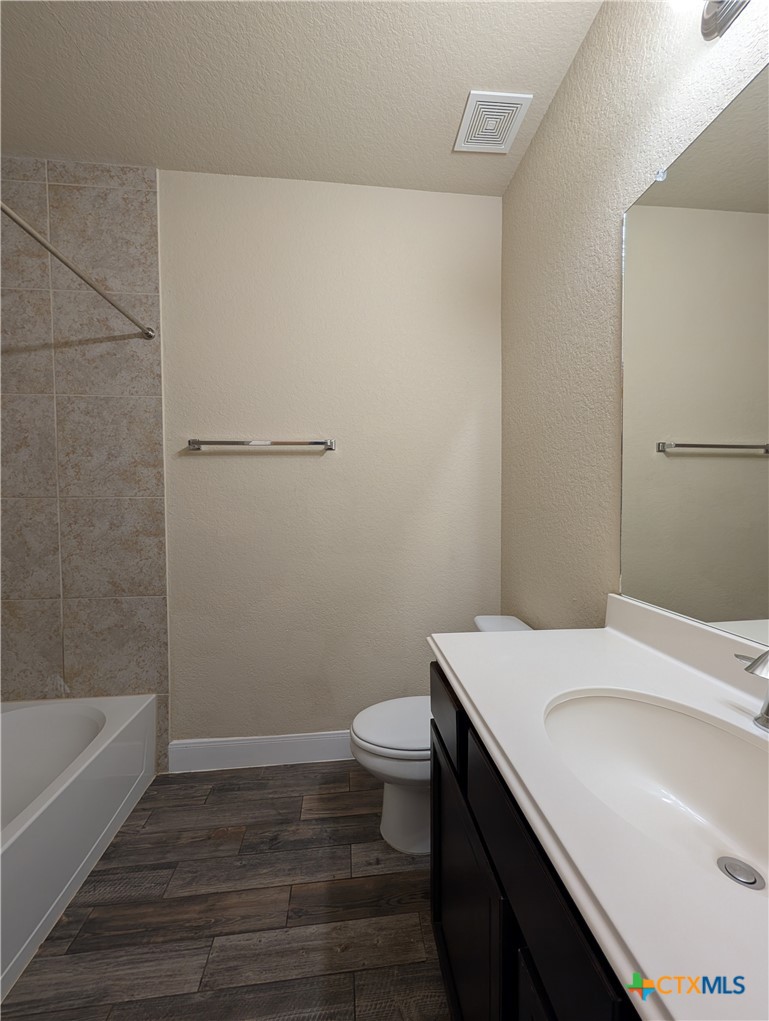 1227 Old Fm 306 Property Photo 17