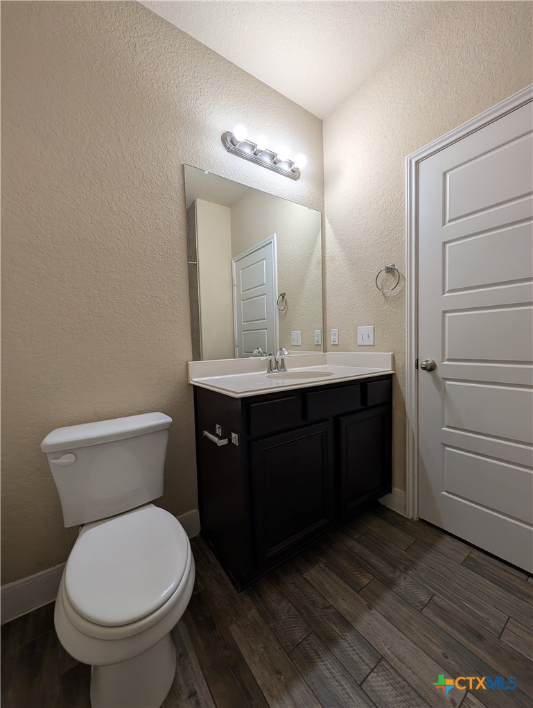 1227 Old Fm 306 Property Photo 18