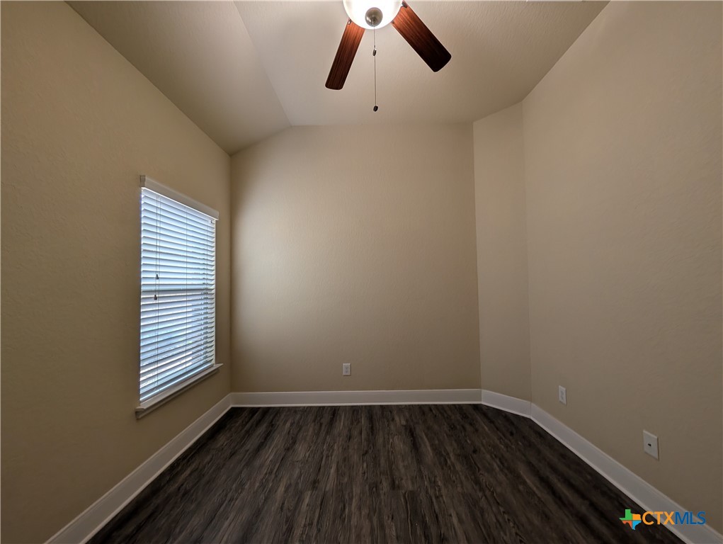 1227 Old Fm 306 Property Photo 21