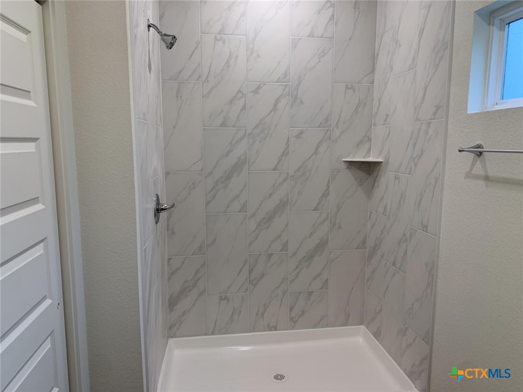 1862 Royal Loop Property Photo 17