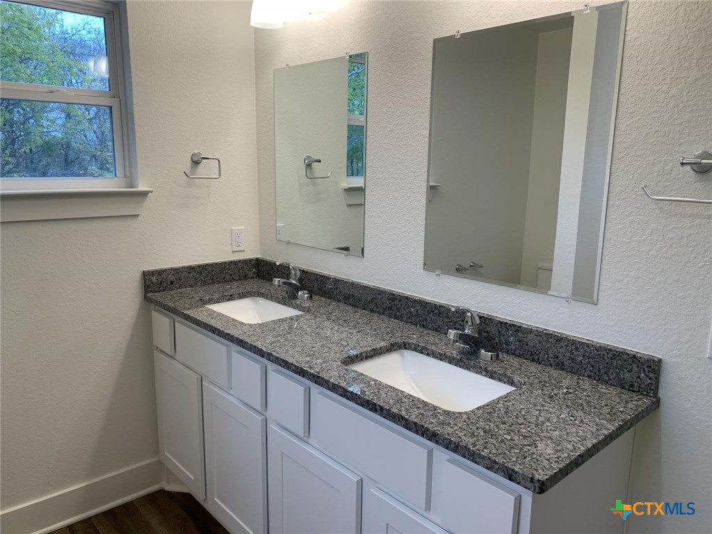 1862 Royal Loop Property Photo 22
