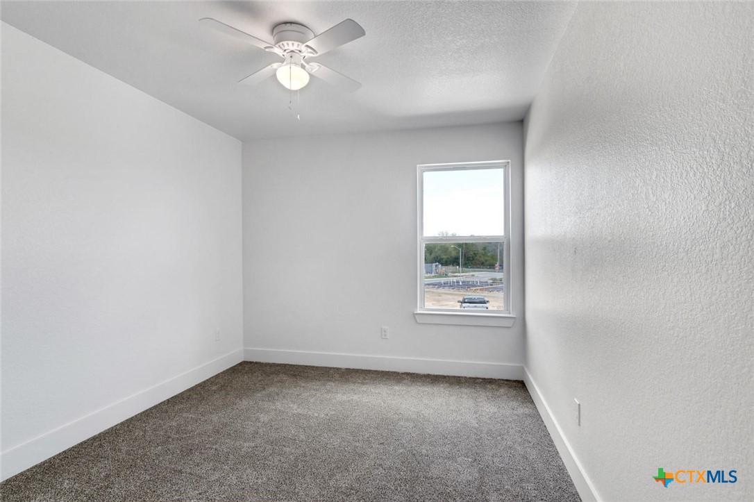 1904 Royal Loop Property Photo 9