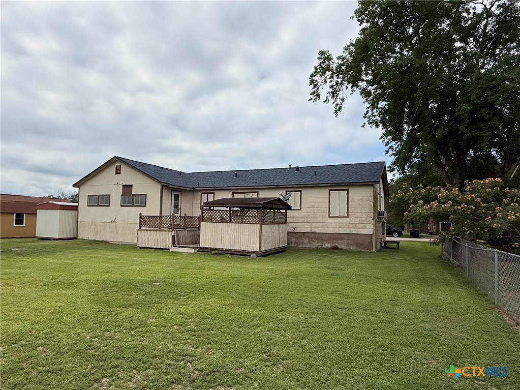 105 Sanders Street Property Photo 4