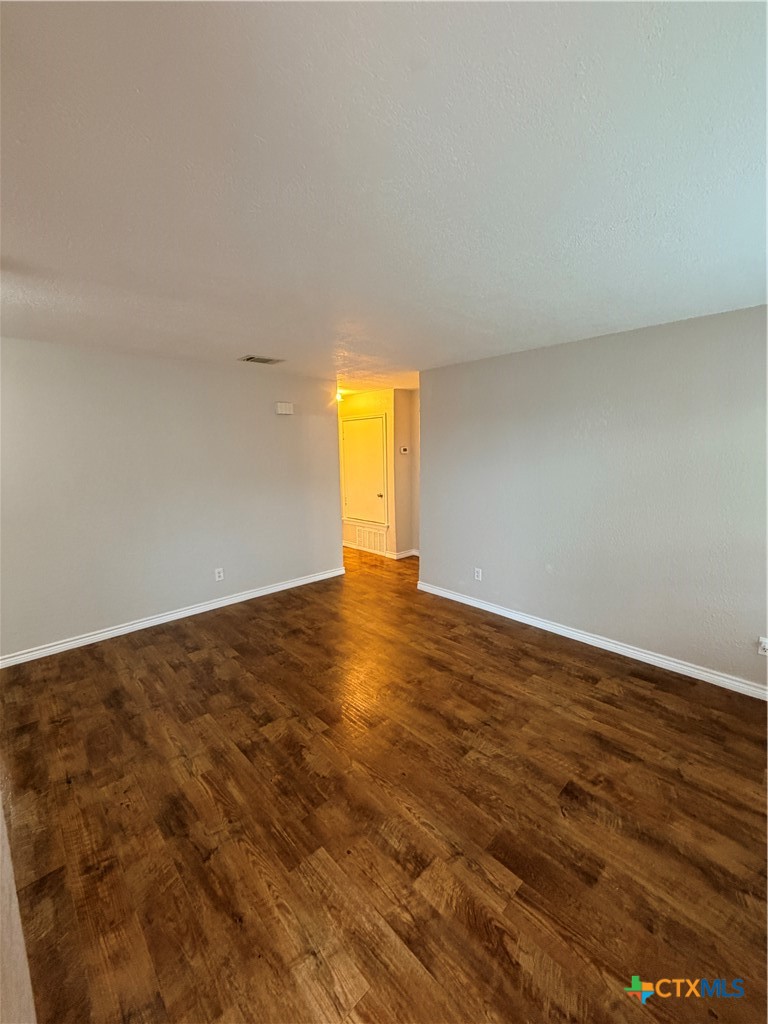 208 Uhland Road 3 Property Photo 5