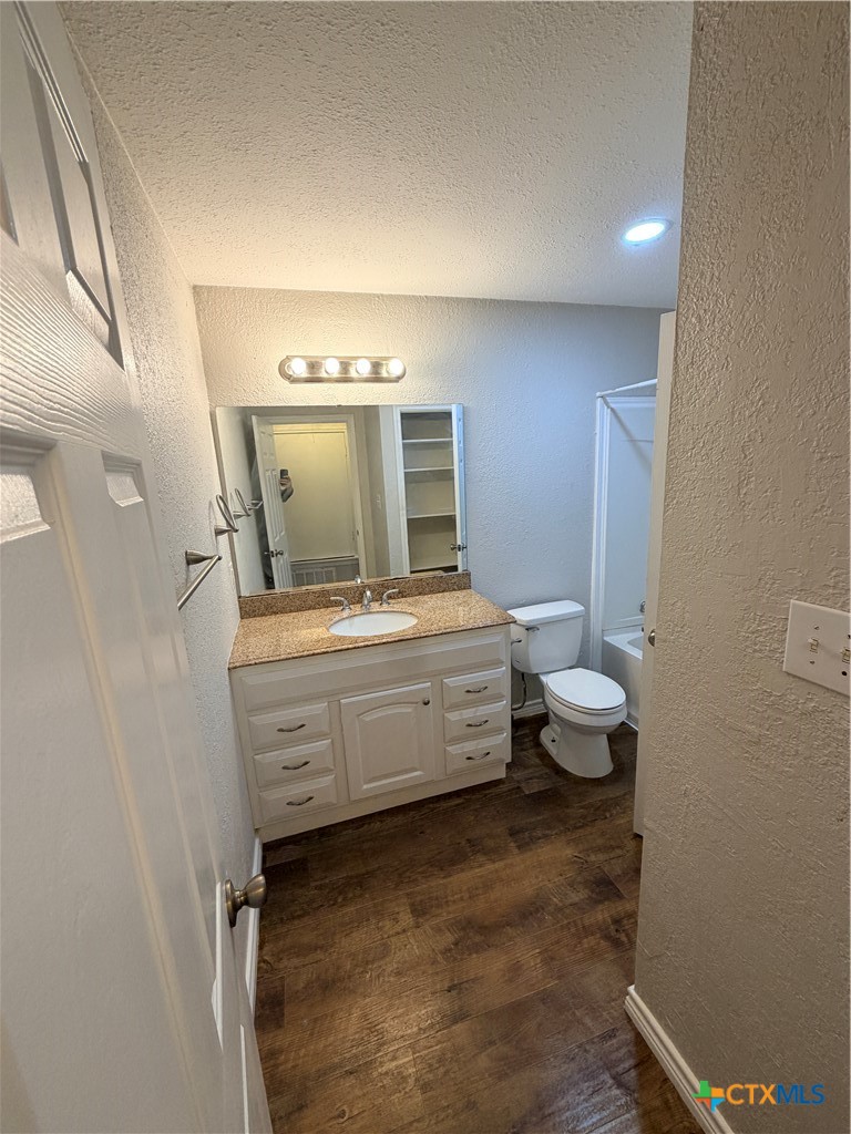 208 Uhland Road 3 Property Photo 9