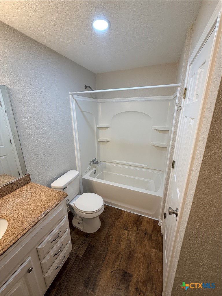208 Uhland Road 3 Property Photo 10