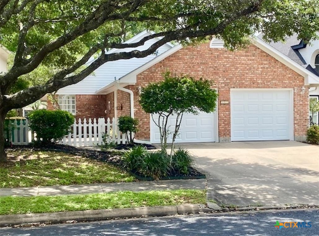 227 Charleston Drive Property Photo 1