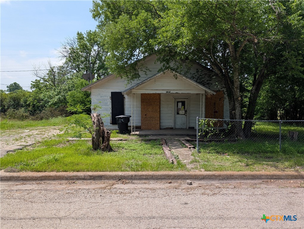 1507 E Avenue E Property Photo 2