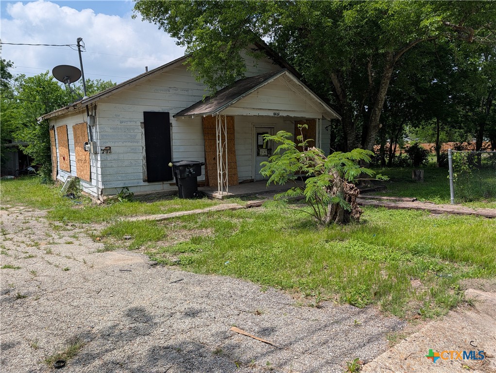 1507 E Avenue E Property Photo 3