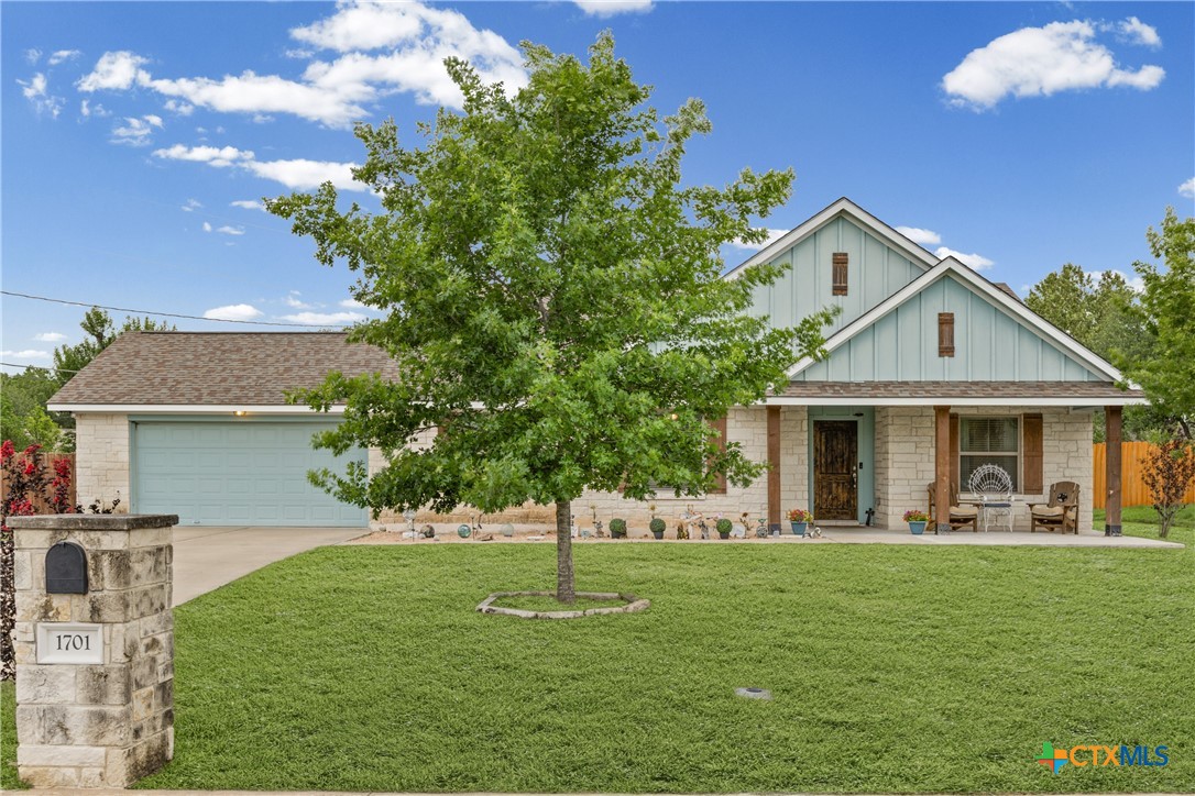 1701 Meadow Lane Property Photo 1
