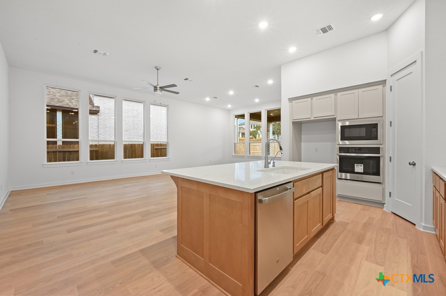 394 Jackson River Loop Property Photo 4
