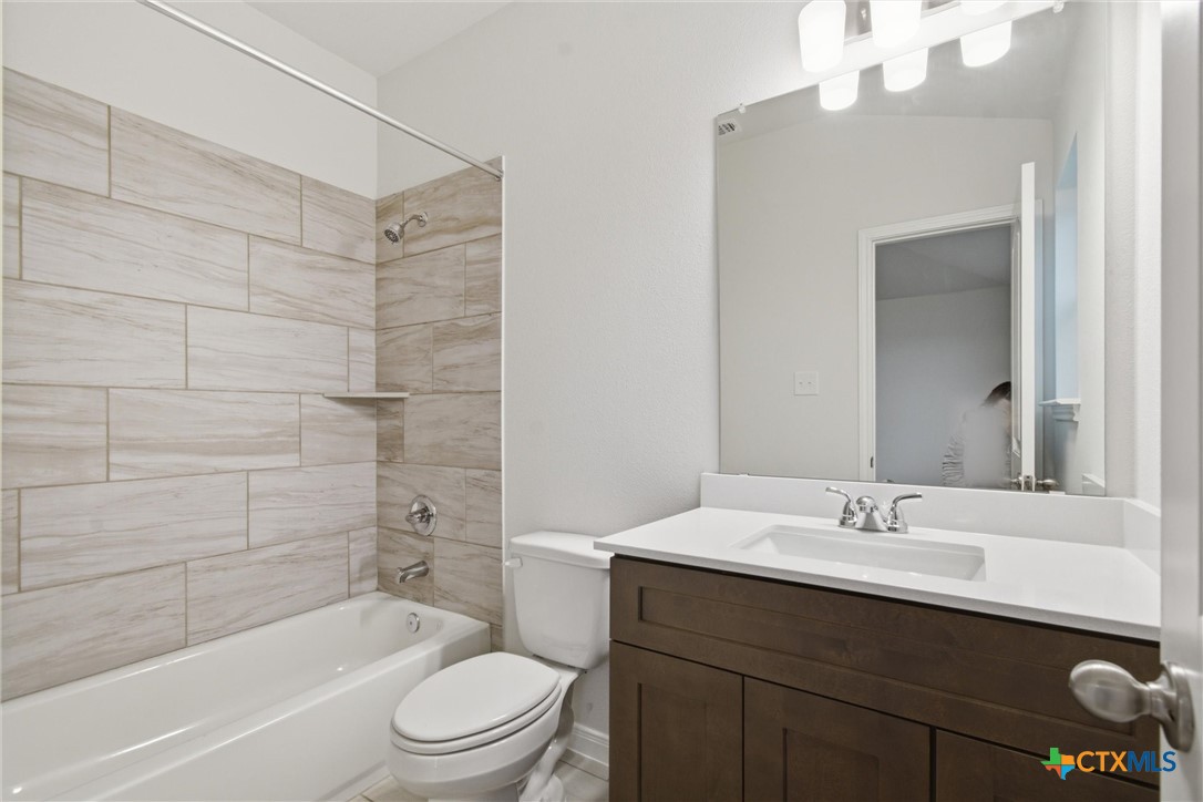 505 Avery Street Property Photo 9
