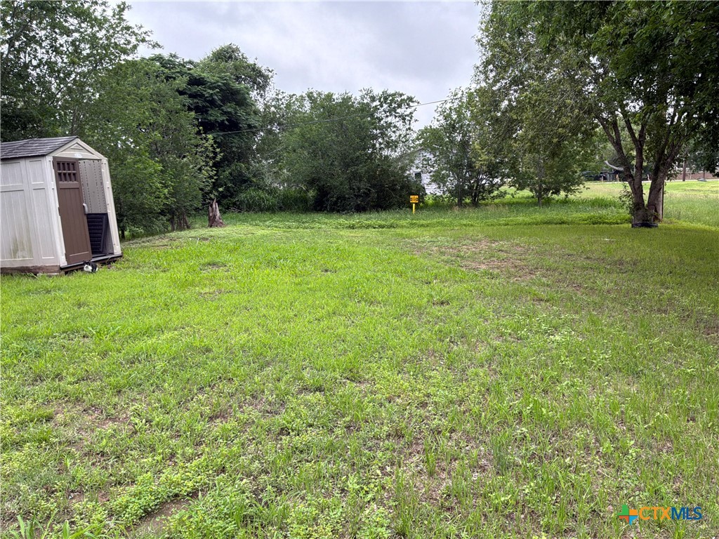 601 E 5th Street Property Photo 2