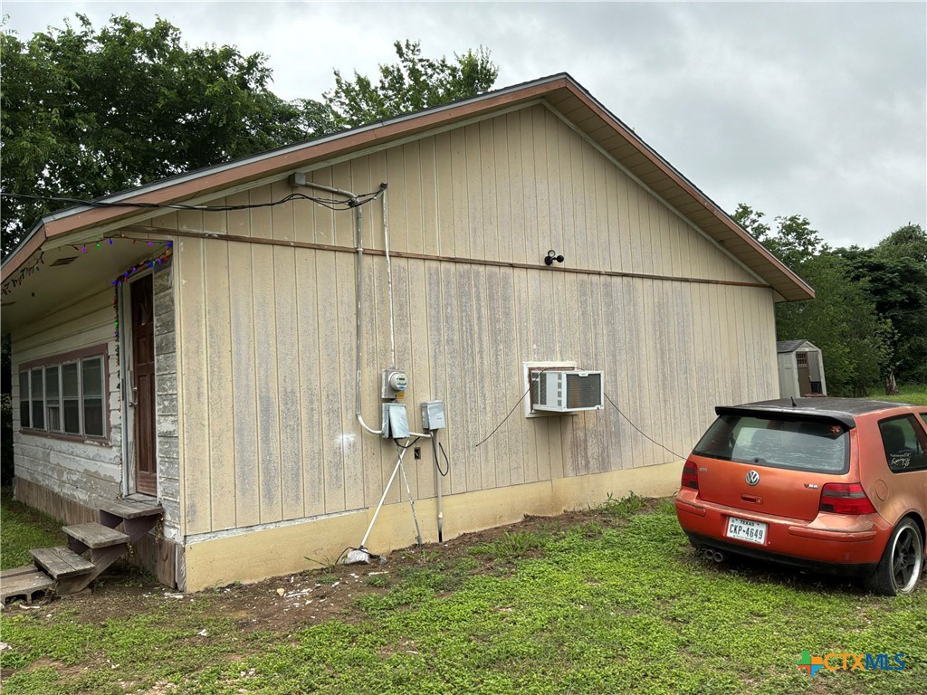 601 E 5th Street Property Photo 4