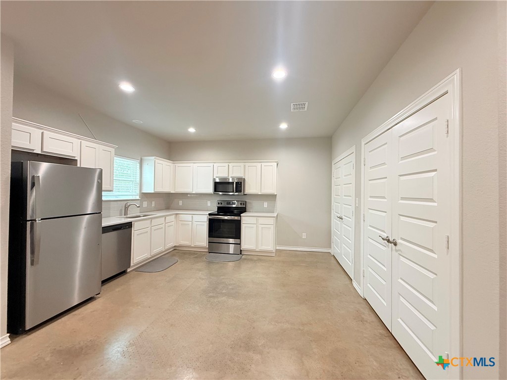 607 E Martindale Road B Property Photo 1