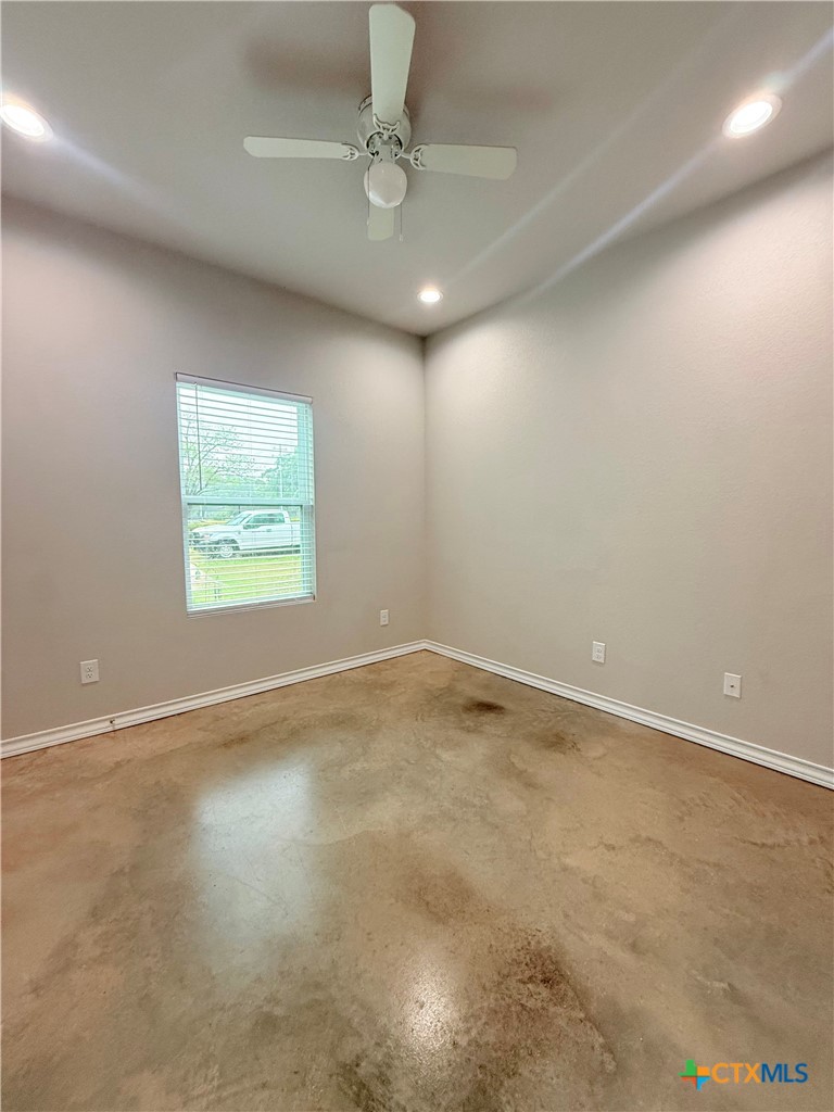 607 E Martindale Road B Property Photo 4