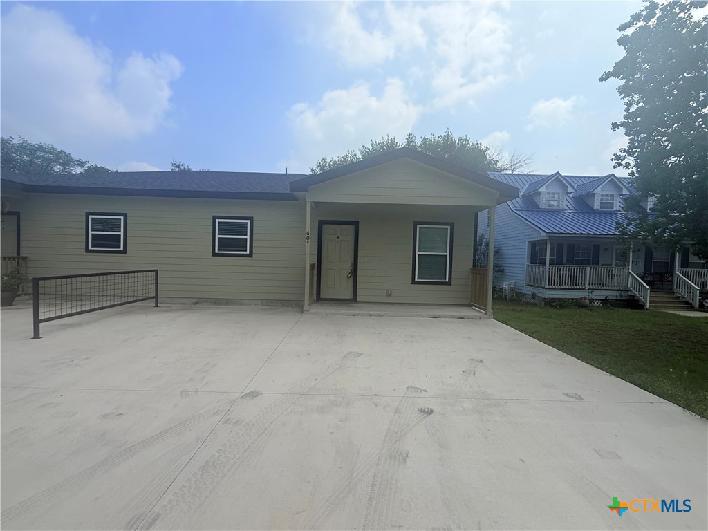 607 E Martindale Road B Property Photo 9