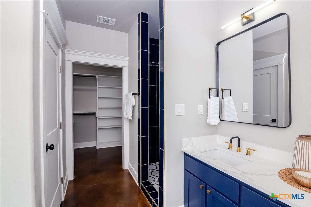 109 Luke Court Property Photo 2
