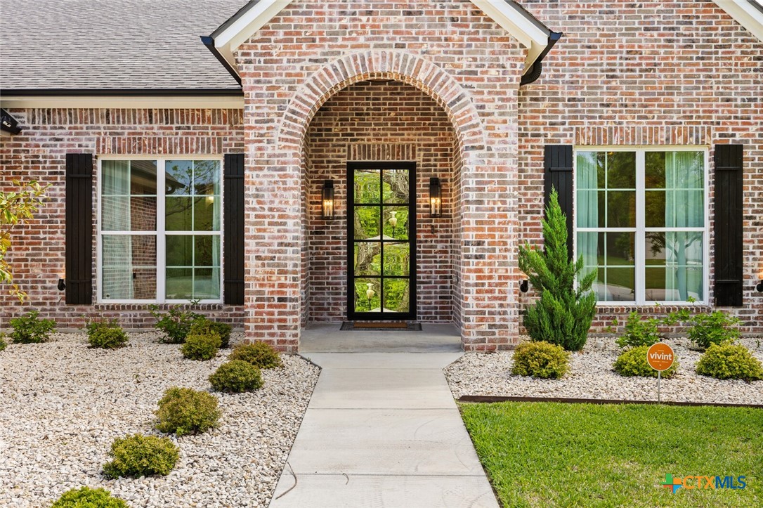 1007 Rivers Edge Drive Property Photo 2
