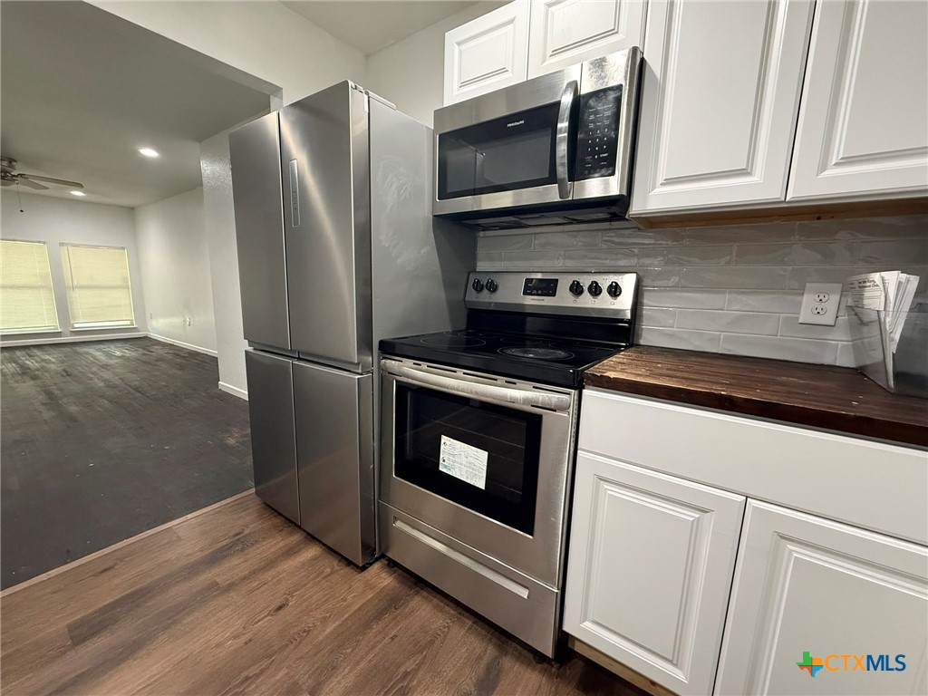 908 Wells Street Property Photo 2