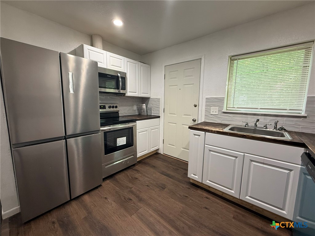 908 Wells Street Property Photo 3