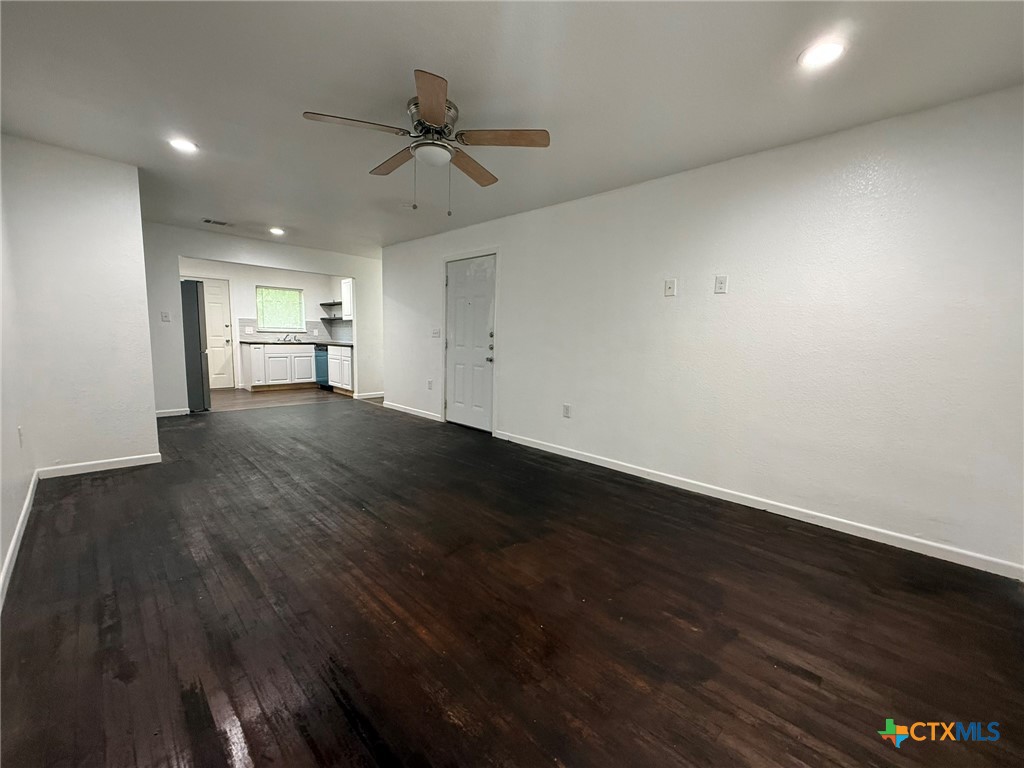 908 Wells Street Property Photo 6