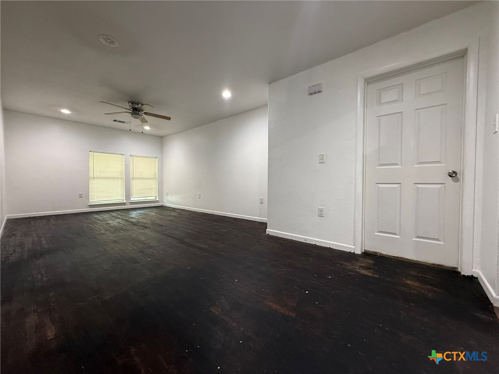 908 Wells Street Property Photo 10