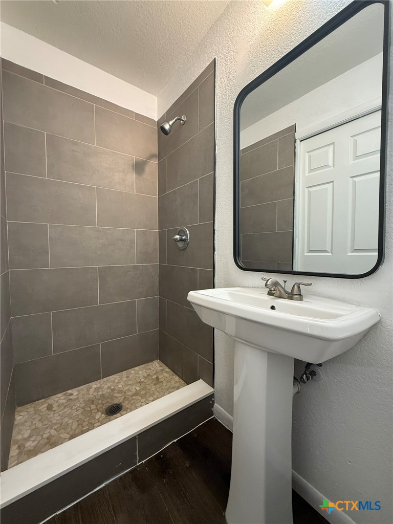 908 Wells Street Property Photo 15