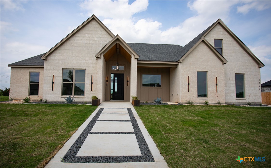 1707 Kellan Drive Property Photo 1
